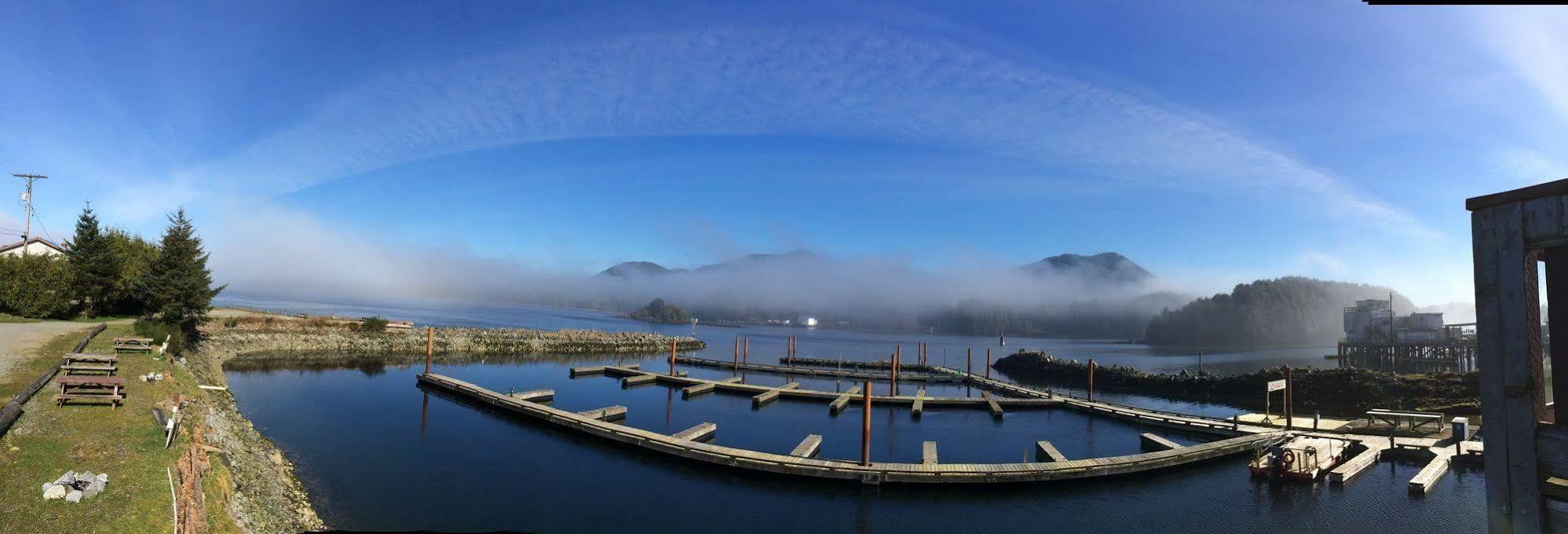 Island West Resort Ucluelet Buitenkant foto